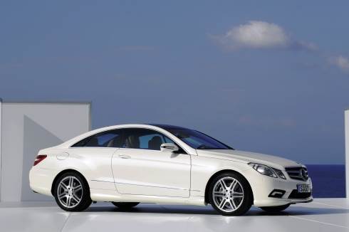 Mercedes exhibits E-class Coupe